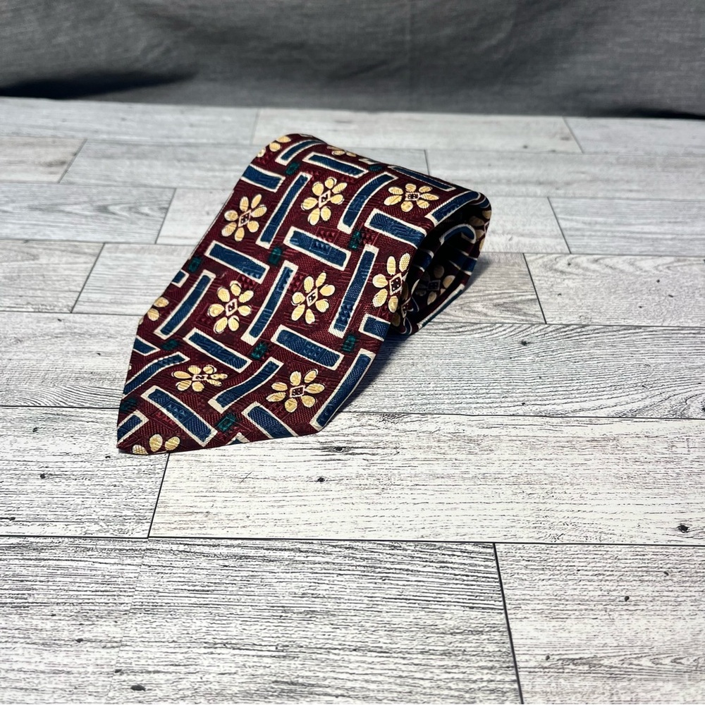 Vintage AKA Eddie Bauer Necktie Maroon With Beige Floral Made In USA 100% Silk